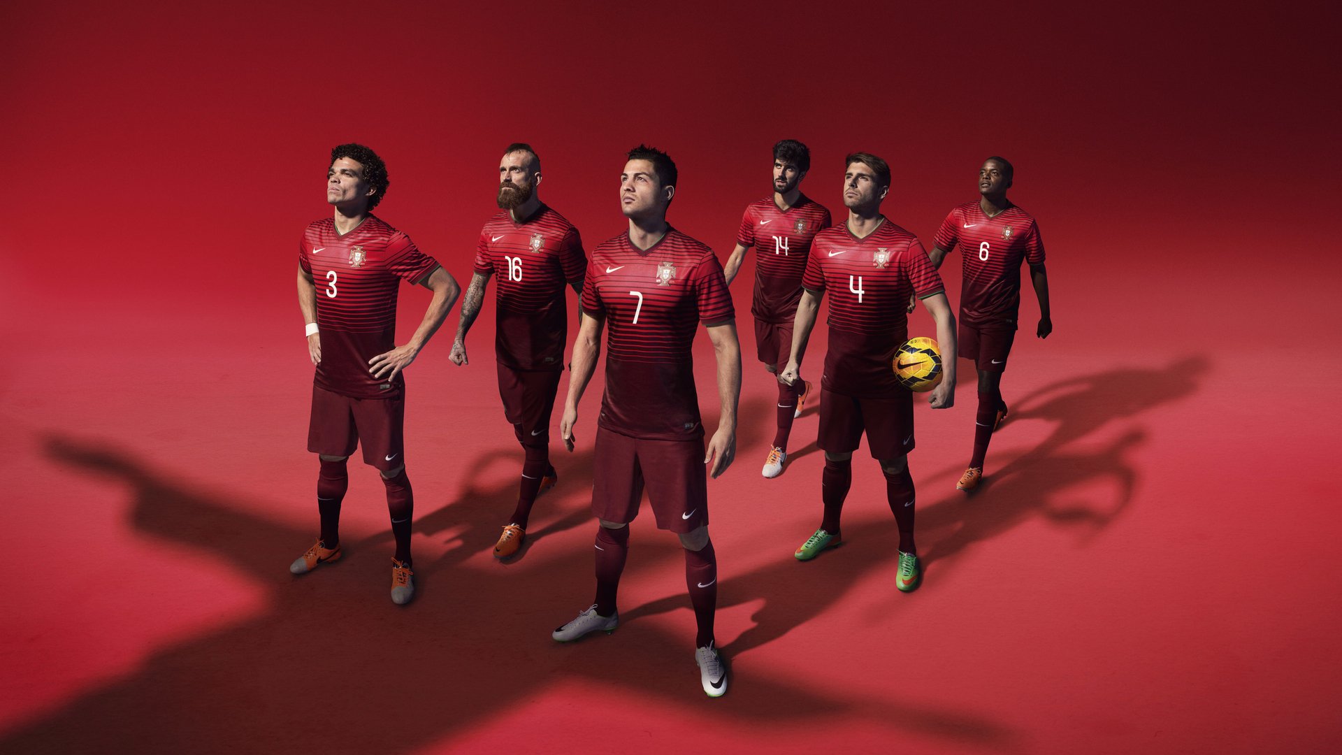 威尔士女子橄榄球队的年轻才俊令人期待，女橄榄球队员