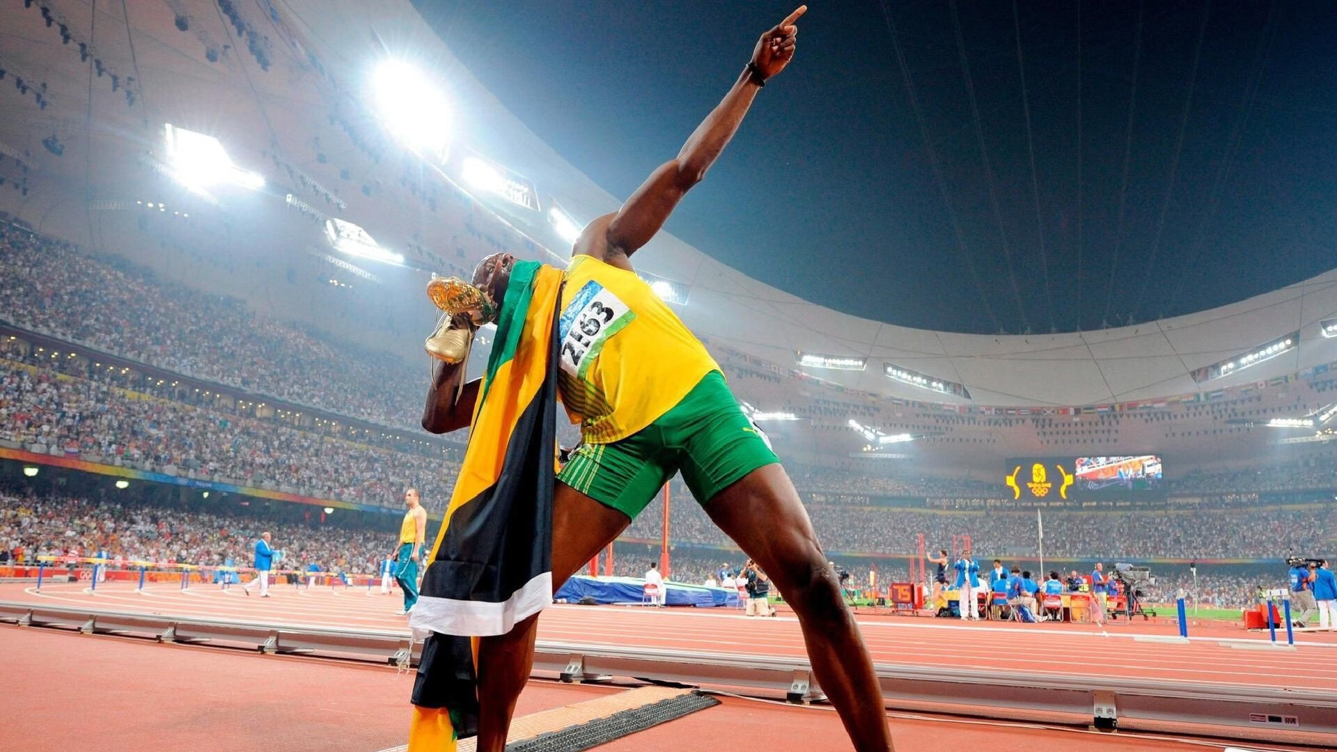 意大利女子接力队配合更默契，意大利接力队队员